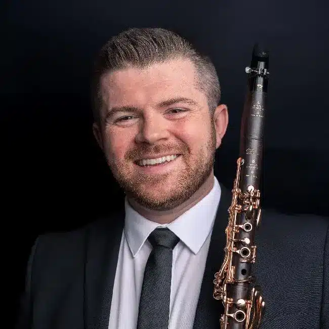 Julian Bliss holding a clarinet
